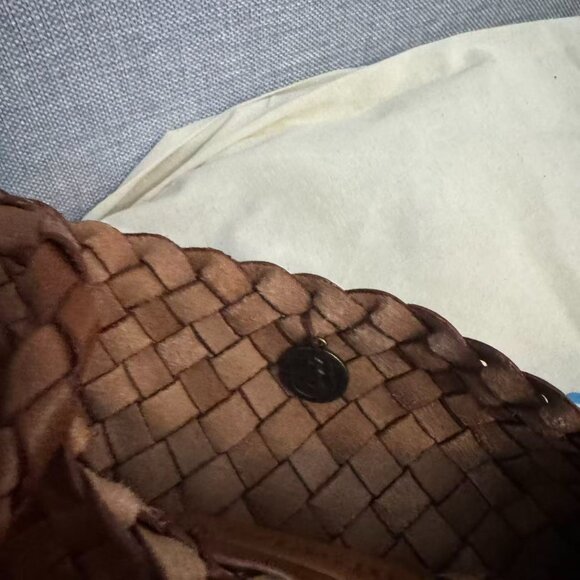 Dragon Diffusion Brown Woven Leather Bag w/ Dust Bag – Lightweight & Roomy - Picture 8 of 12